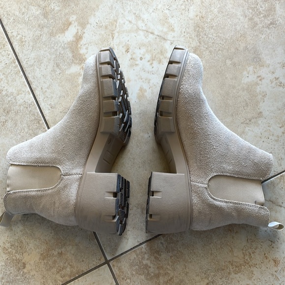 Steve Madden Suede Boots - Picture 2 of 5